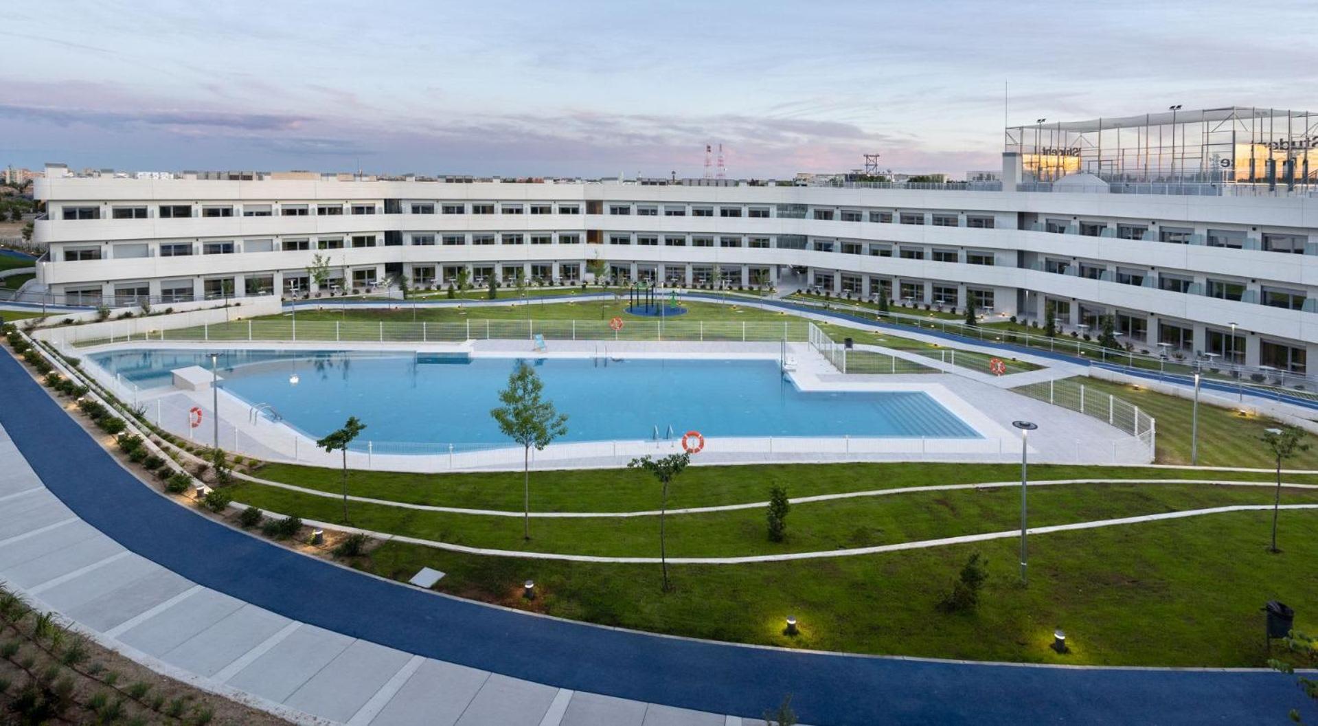 Student Experience Madrid Pozuelo - Luxury Hostel Pozuelo de Alarcon Exterior photo