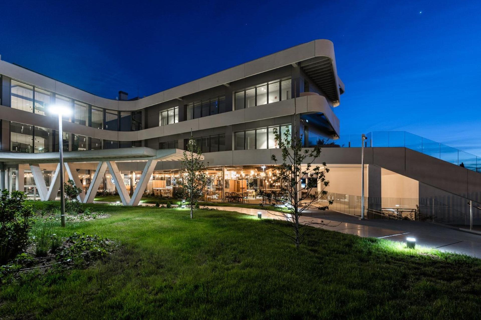 Student Experience Madrid Pozuelo - Luxury Hostel Pozuelo de Alarcon Exterior photo